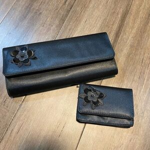 Vintage hand bag clutch and wallet set black with flower